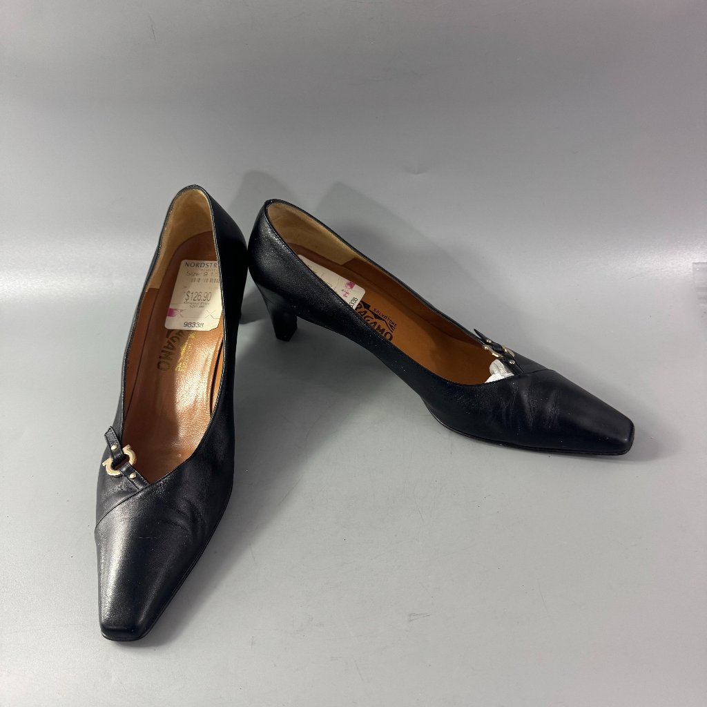 Salvatore Ferragamo Black Leather Mid Heel Pumps Size 9.5 B